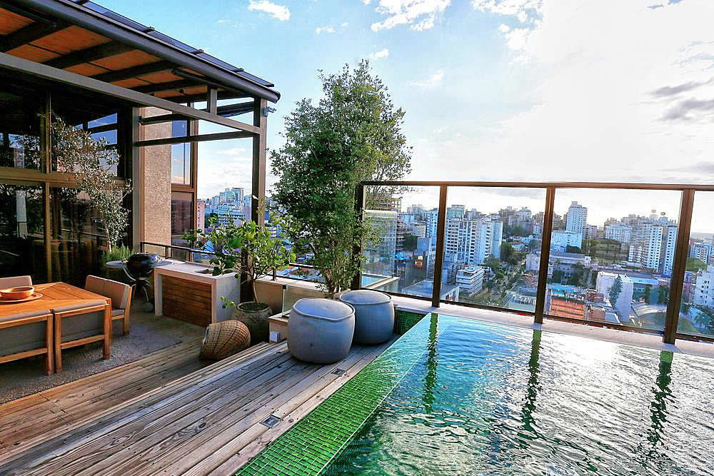 Deck Fixo para Piscina em Madeira