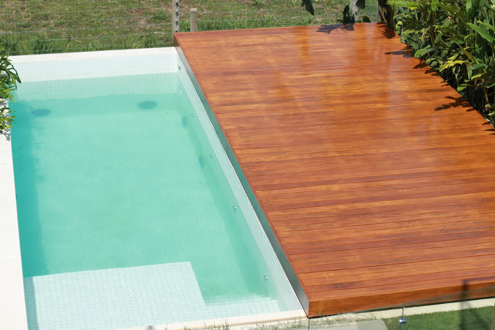 Deck Móvel para Piscina em Madeira